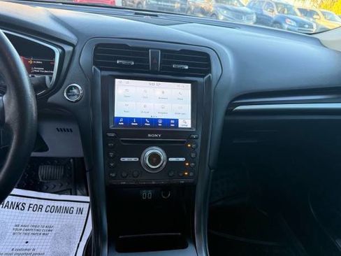 Used 2020 Ford Fusion Titanium image 14