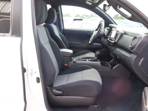 Used 2023 Toyota Tacoma TRD Off-Road image 26