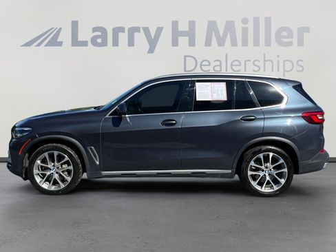 Used 2019 BMW X5 xDrive50i w/ Premium Package 2 AWD/4WD image 2
