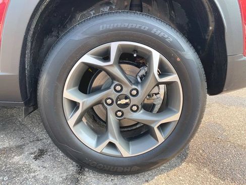 Used 2024 Chevrolet Trax LT w/ Driver Confidence Package FWD image 29