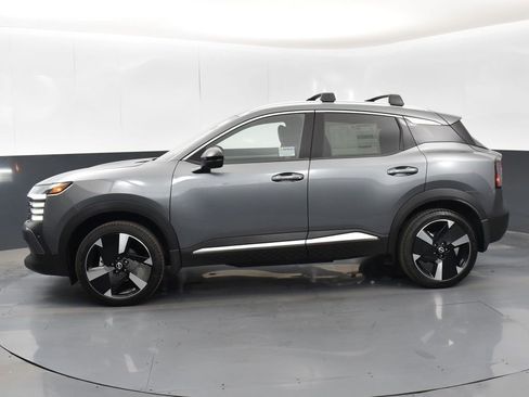 New 2026 Nissan Kicks SR w/ Cold Weather Package AWD/4WD image 4