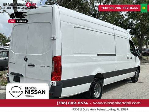 Used 2023 Mercedes-Benz Sprinter 3500 image 11