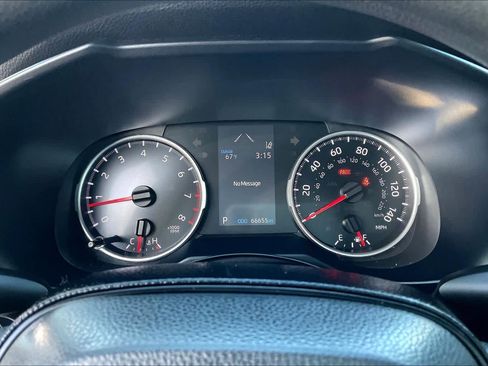 Used 2021 Toyota RAV4 LE image 24