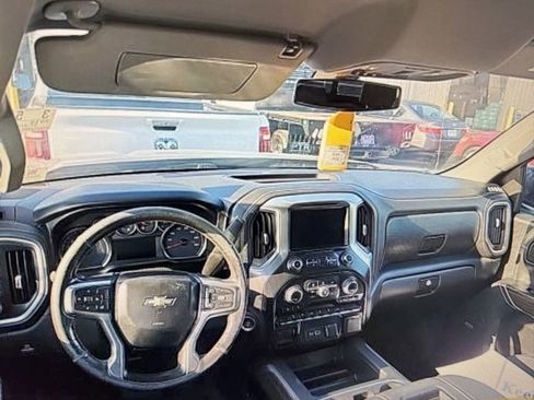 Used 2019 Chevrolet Silverado 1500 LT Trail Boss AWD/4WD image 2