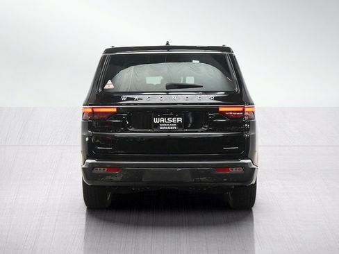 Used 2022 Jeep Wagoneer Series II w/ Premium Group I AWD/4WD image 4