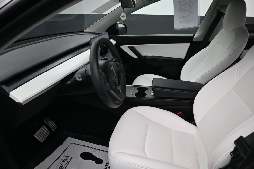 Used 2022 Tesla Model Y Performance AWD/4WD image 21