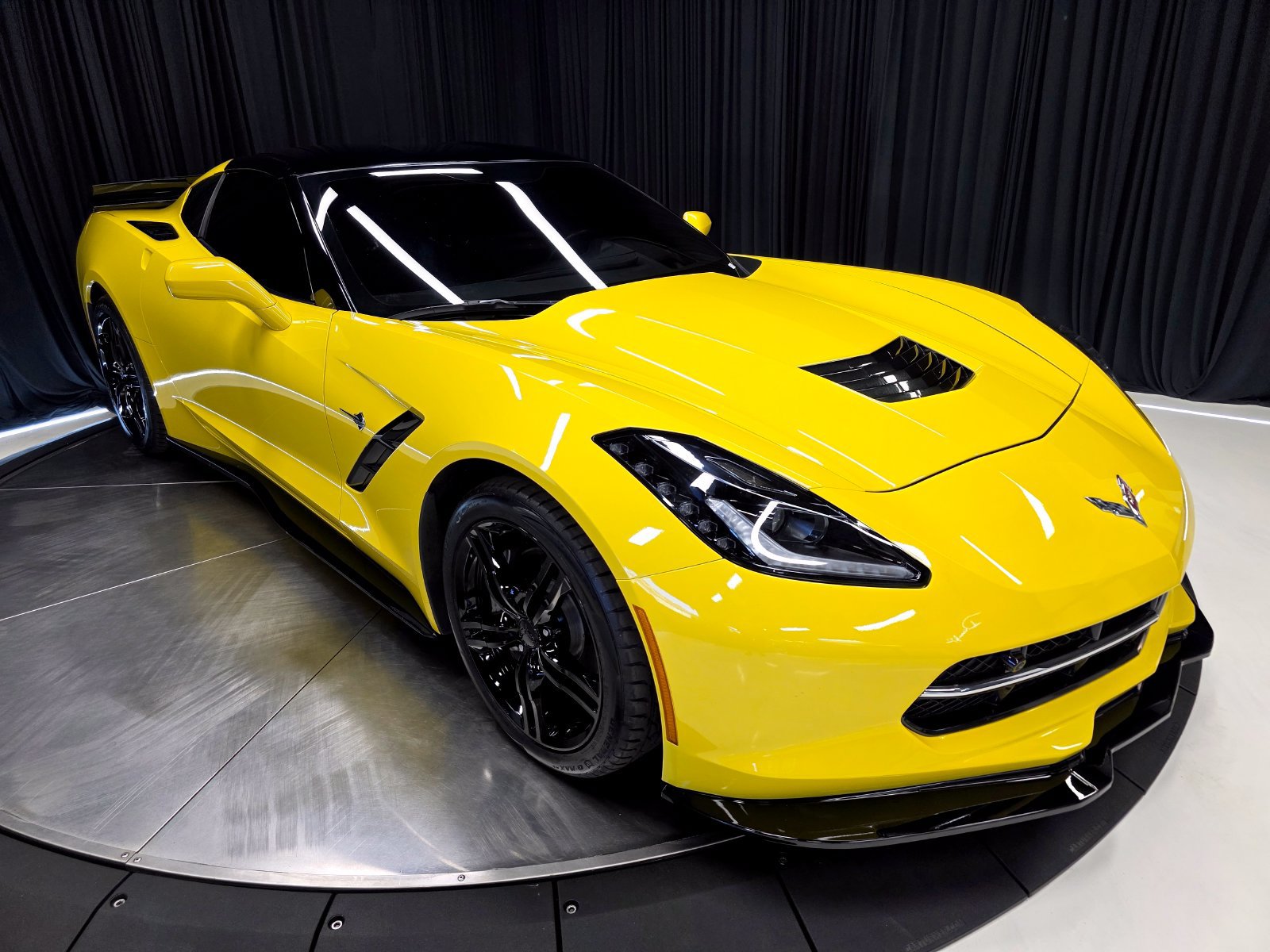 Used 2016 Chevrolet Corvette Stingray Coupe w/ 3LT Preferred Equipment Group RWD image 43