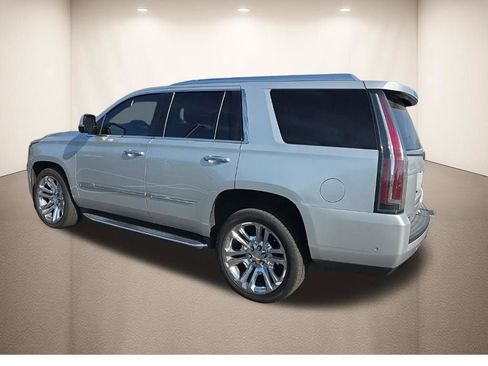 Used 2018 Cadillac Escalade Luxury w/ LPO, Radiant Package image 10