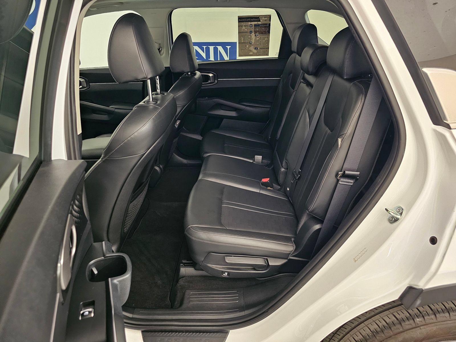 Used 2024 Kia Sorento S w/ Panoramic Sunroof Package FWD image 23