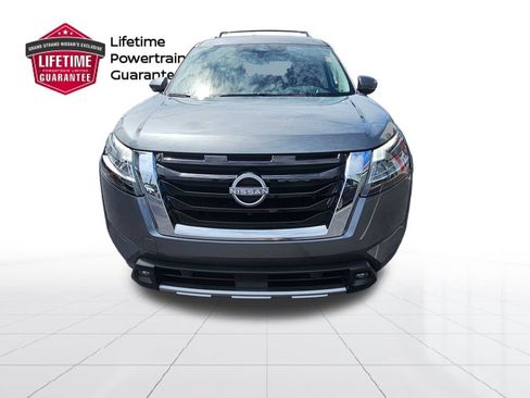 Certified 2023 Nissan Pathfinder Platinum w/ Cargo Package AWD/4WD image 4