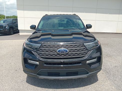 Used 2022 Ford Explorer XLT w/ Equipment Group 202A RWD image 9