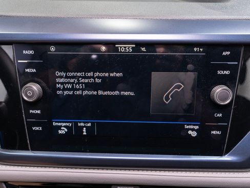 Used 2023 Volkswagen Taos SE w/ Panoramic Sunroof Package FWD image 18