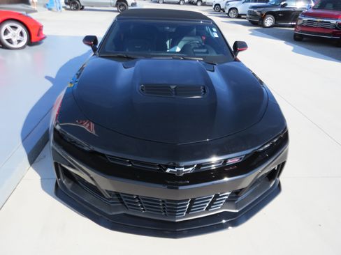 Used 2021 Chevrolet Camaro SS w/ Redline Edition RWD image 9