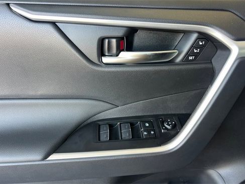 Used 2025 Toyota RAV4 XLE Premium image 9