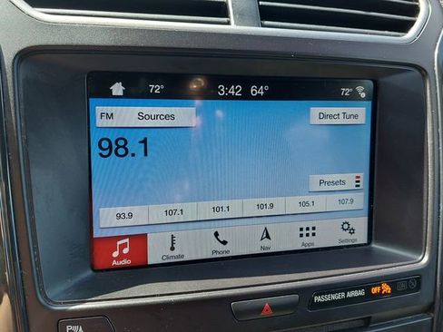 Used 2018 Ford Explorer XLT w/ Equipment Group 202A FWD image 24
