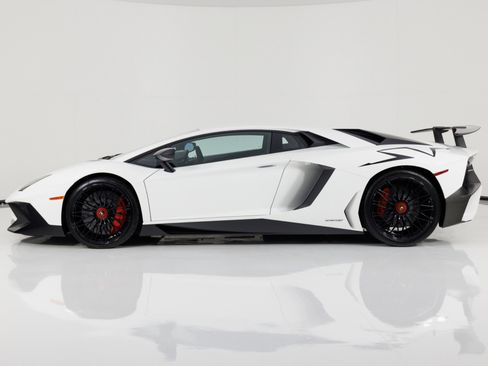 Used 2016 Lamborghini Aventador LP 750-4 Superveloce AWD/4WD image 7