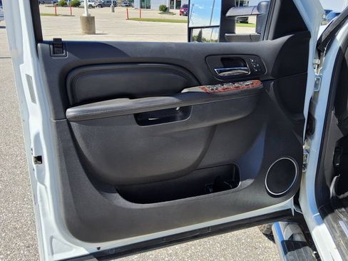 Used 2014 GMC Sierra 3500 Denali AWD/4WD image 27