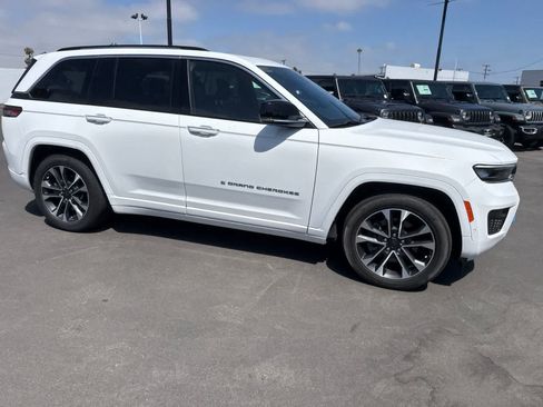 Used 2023 Jeep Grand Cherokee Overland w/ Advanced Protech Group III AWD/4WD image 11
