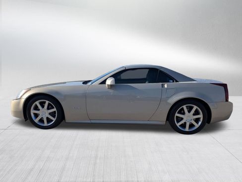 Used 2007 Cadillac XLR Base image 2