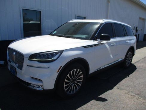 Used 2020 Lincoln Aviator Reserve w/ Equipment Group 201A AWD/4WD image 2