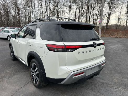 Used 2023 Nissan Pathfinder Platinum image 7