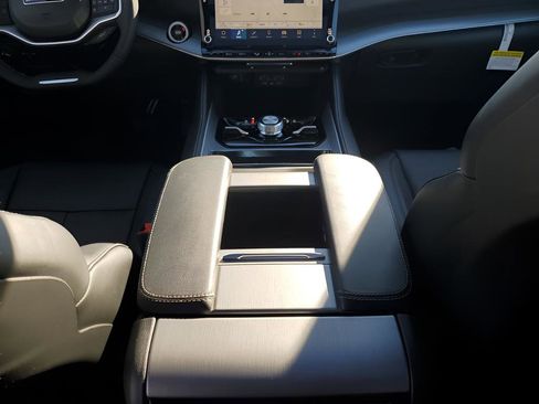 New 2026 Jeep Grand Wagoneer Limited image 22