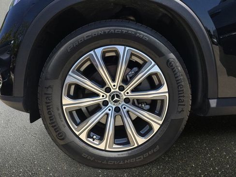 Used 2024 Mercedes-Benz GLC 300 4MATIC image 36