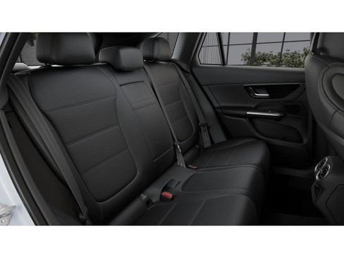 Certified 2025 Mercedes-Benz GLC 300 image 5