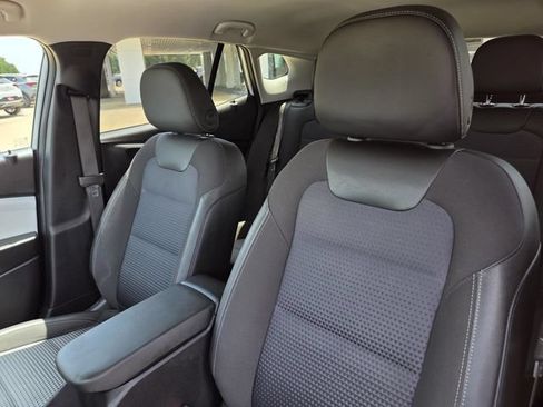 Used 2024 Chevrolet Trax LT w/ Driver Confidence Package FWD image 30