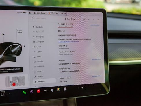Used 2021 Tesla Model 3 Performance image 17