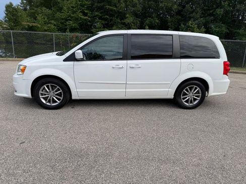 Used 2016 Dodge Grand Caravan SE FWD image 8