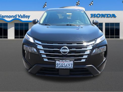 Used 2024 Nissan Rogue S AWD/4WD image 2