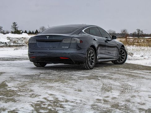 Used 2020 Tesla Model S Long Range Plus image 13