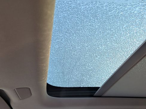 Used 2025 Volvo XC60 B5 Plus image 32