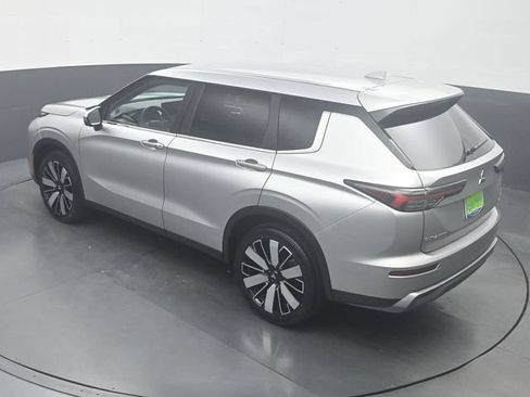 Used 2025 Mitsubishi Outlander SE AWD/4WD image 23