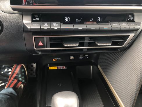 Certified 2025 Toyota Camry SE image 19