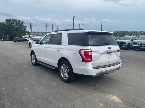 Used 2019 Ford Expedition XLT w/ Equipment Group 202A RWD image 2