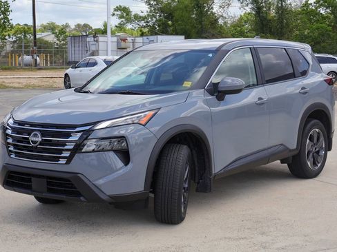 Certified 2026 Nissan Rogue SV FWD image 23