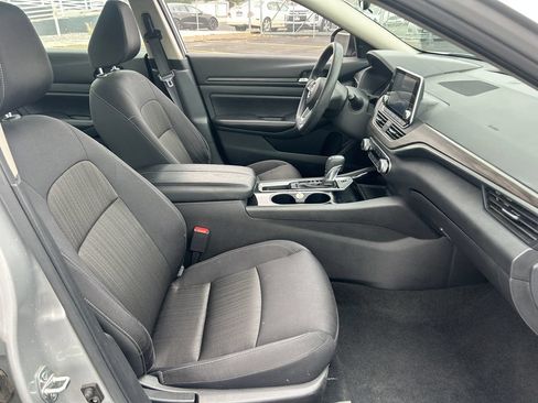Used 2024 Nissan Altima 2.5 SV FWD image 32