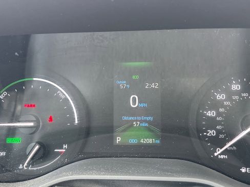 Used 2023 Toyota Sienna XLE w/ XLE Plus Package image 26