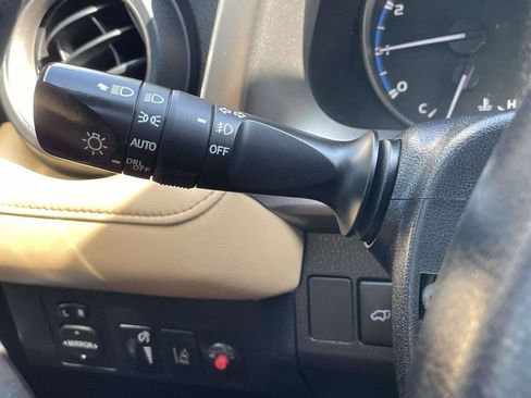 Used 2017 Toyota RAV4 XLE FWD image 30