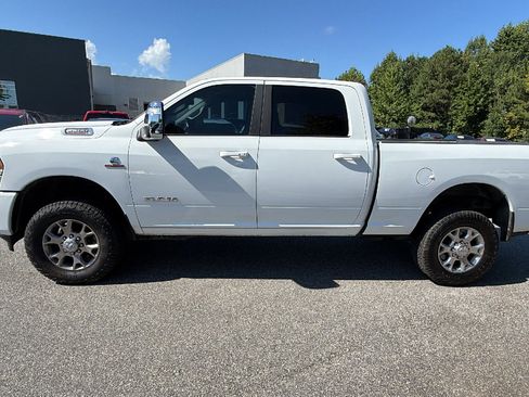 Used 2024 RAM 2500 Laramie AWD/4WD image 11