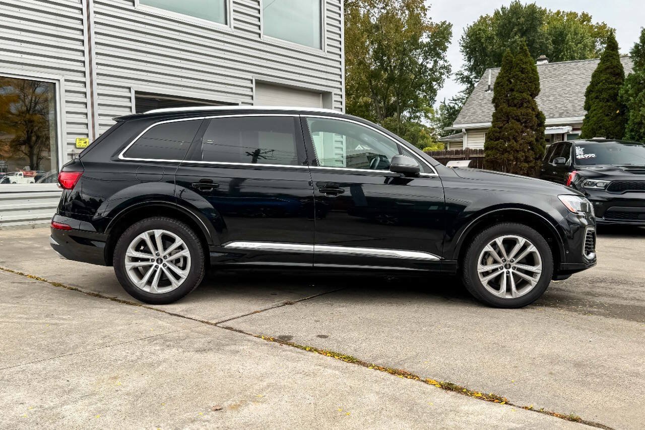 Used 2025 Audi Q7 3.0T Premium Plus AWD/4WD image 2