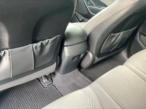 Used 2018 Hyundai Santa Fe Sport w/ 2.4L Value Package 02 FWD image 23