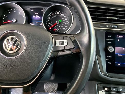 Used 2019 Volkswagen Tiguan SE w/ Panoramic Sunroof Package AWD/4WD image 25