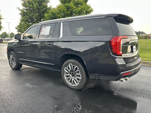Used 2023 GMC Yukon XL Denali Ultimate AWD/4WD image 7