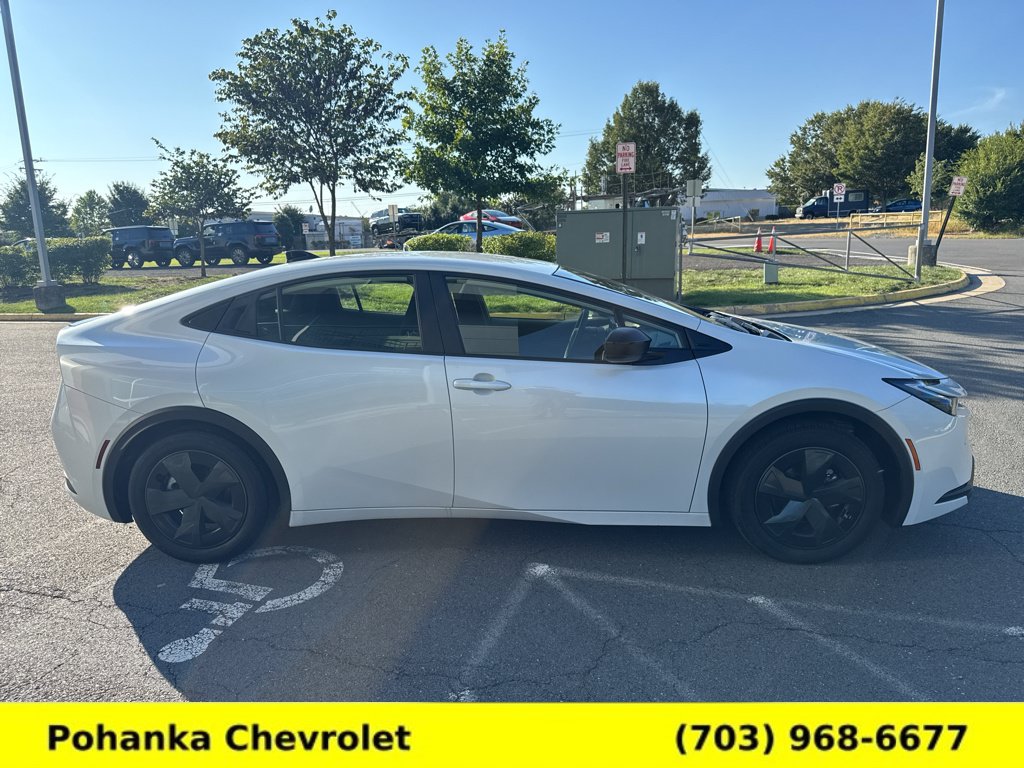 Used 2026 Toyota Prius LE FWD image 2