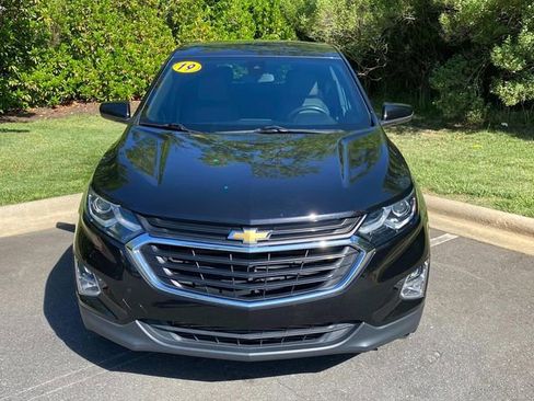 Used 2019 Chevrolet Equinox LT w/ LPO, Cargo Package FWD image 2