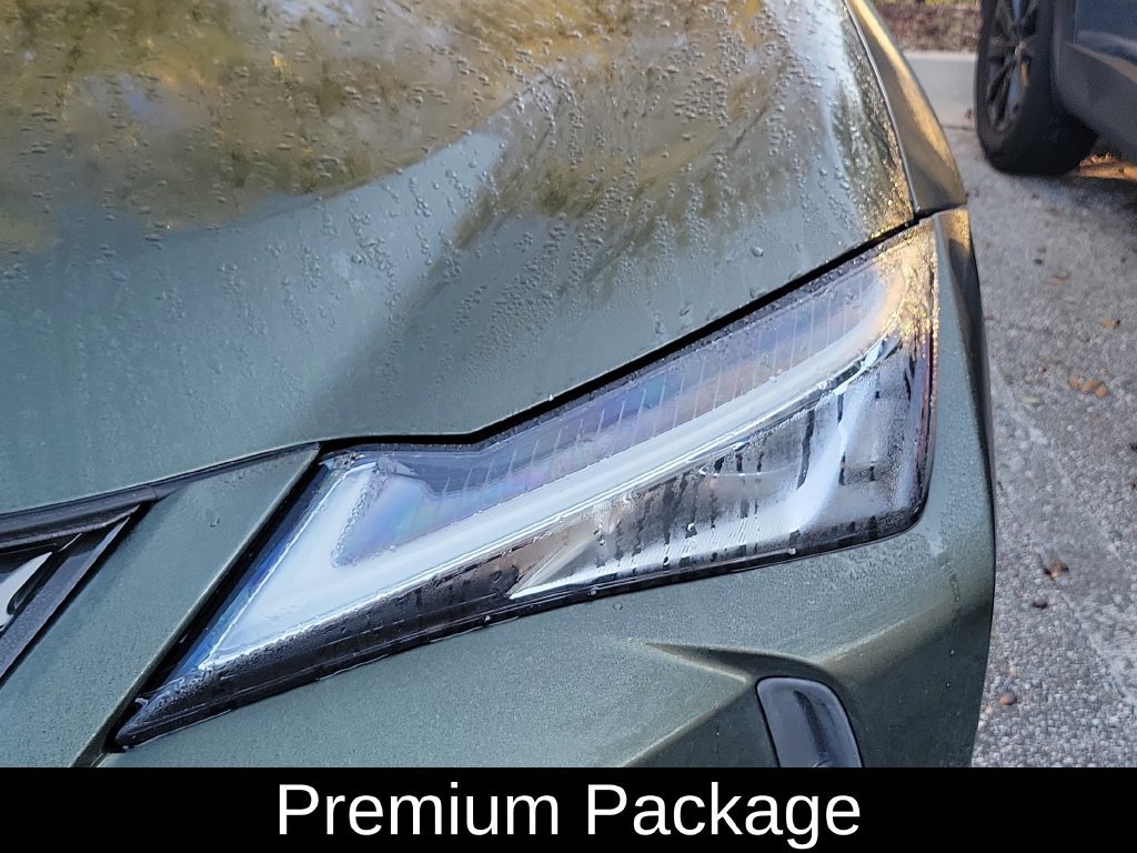 Used 2022 Lexus UX 200 w/ Premium Package FWD image 5