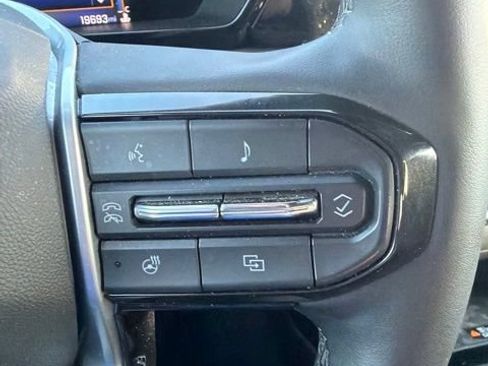 Used 2023 Chevrolet Colorado LT w/ LT Convenience Package III AWD/4WD image 21